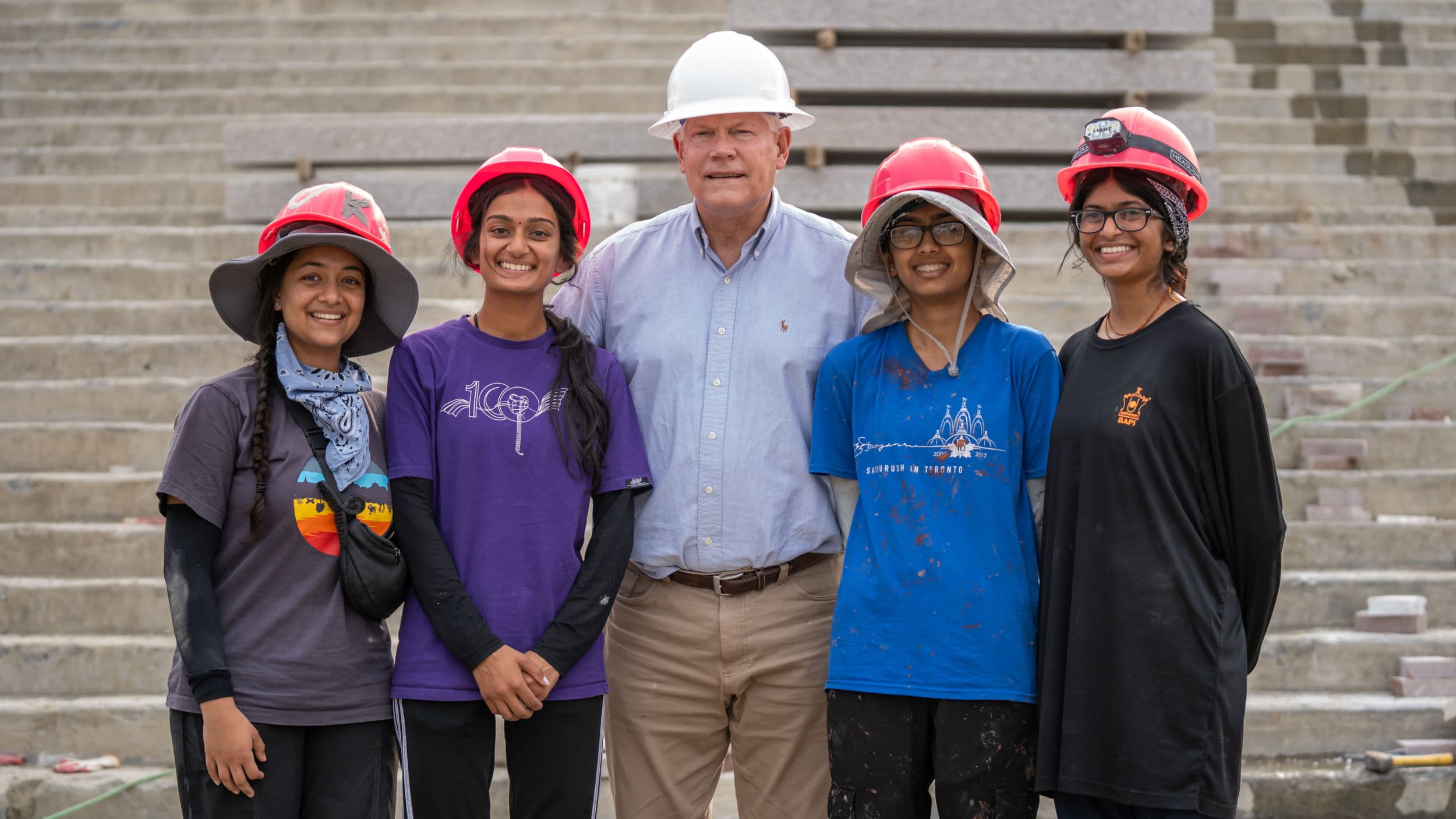 Congressman Pete Sessions with volunteers at BAPS Swaminarayan Akshardham.